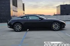 Aston Martin DB11, 2023