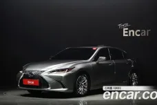 Lexus ES300h 7th generation, 2020