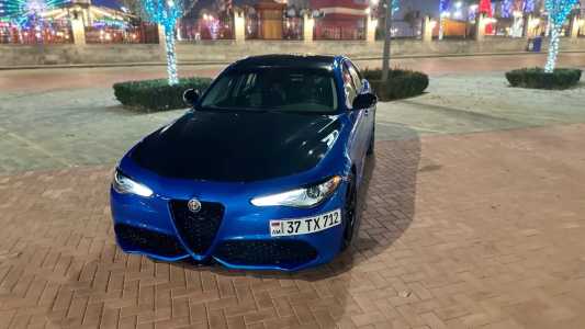 Alfa Romeo Giulia, Бензин, 2017