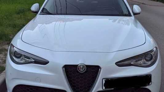 Alfa Romeo Giulia, Бензин, 2017