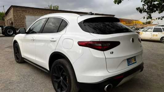 Alfa Romeo Stelvio, Бензин, 2018