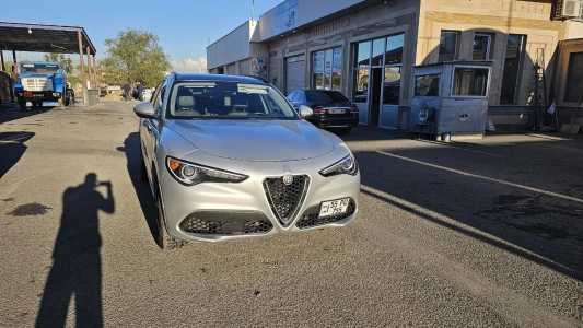 Alfa Romeo Stelvio, Бензин, 2018