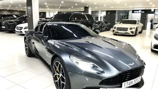 Aston Martin DB11, 2018