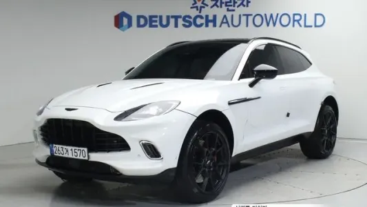 Aston Martin DBX, 2022