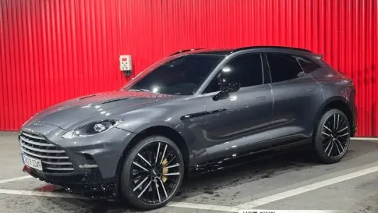 Aston Martin DBX, 2023