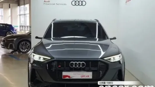 Audi e-Tron, 2022