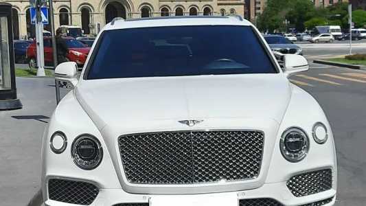 Bentley Bentayga, Бензин, 2019