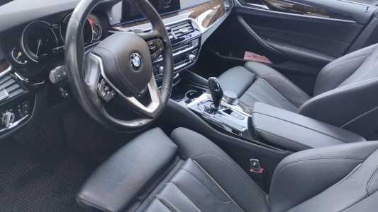 BMW 5 Series, Бензин, 2017