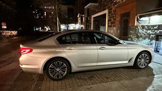 BMW 5 Series, Бензин, 2018