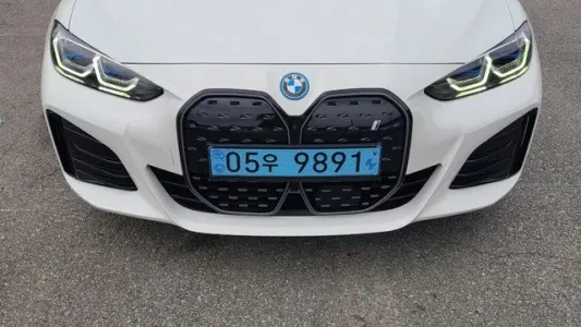 BMW i4, 2022