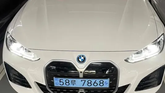 BMW i4, 2022