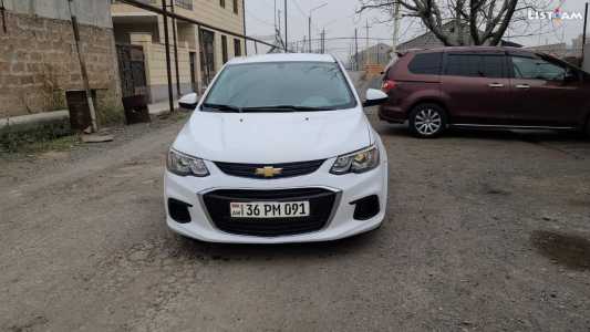 Chevrolet Sonic, Бензин, 2017