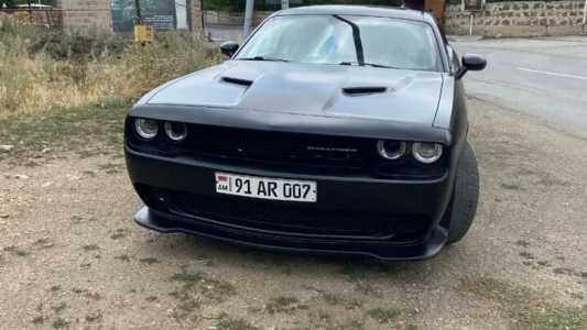 Dodge Challenger, Бензин, 2015