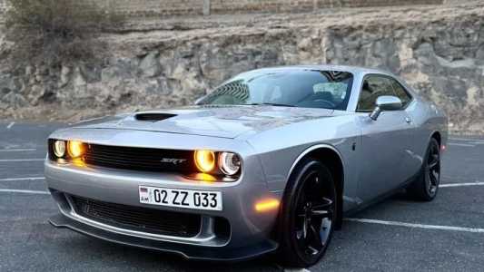 Dodge Challenger, Бензин, 2017