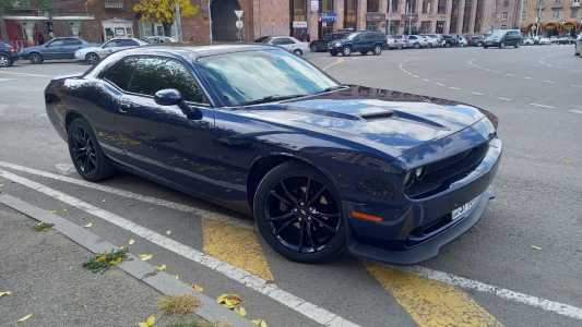 Dodge Challenger, Бензин, 2017