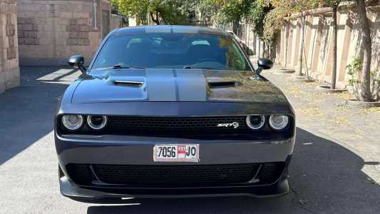 Dodge Challenger, Бензин, 2017