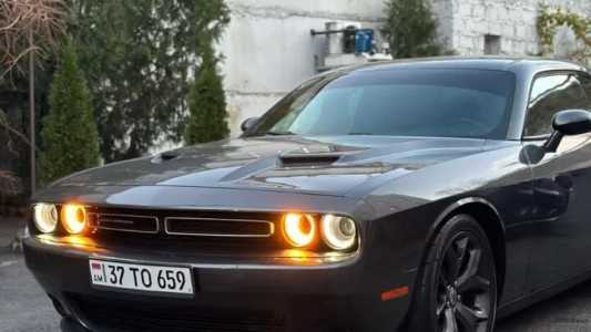 Dodge Challenger, Бензин, 2018