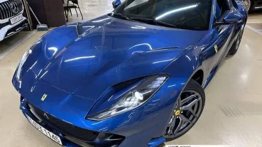 Ferrari 812 Superfast, 2020