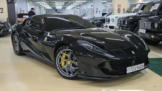 Ferrari 812 Superfast, 2020