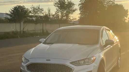 Ford Fusion (North America), Бензин, 2017