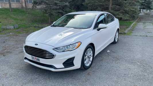 Ford Fusion (North America), Бензин, 2020