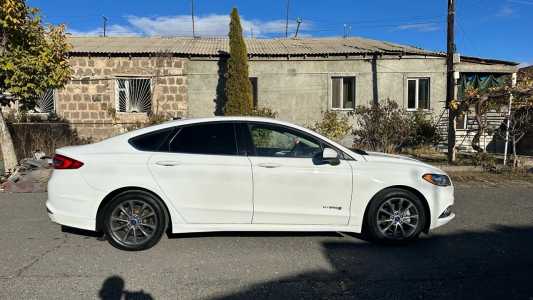 Ford Fusion (North America), Гибрид, 2017