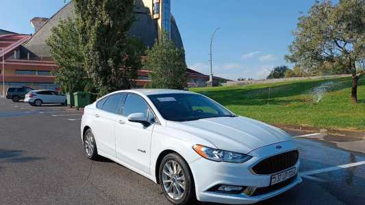 Ford Fusion (North America), Гибрид, 2017