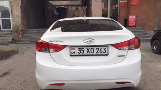 Hyundai Elantra, Бензин, 2013