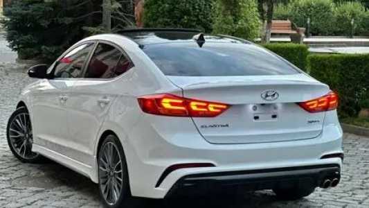 Hyundai Elantra, Бензин, 2016