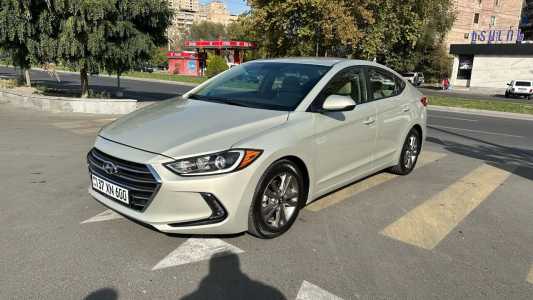 Hyundai Elantra, Бензин, 2017