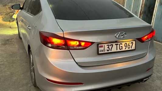 Hyundai Elantra, Бензин, 2017