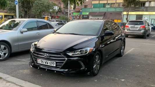 Hyundai Elantra, Бензин, 2017