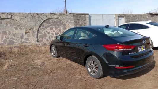 Hyundai Elantra, Бензин, 2017