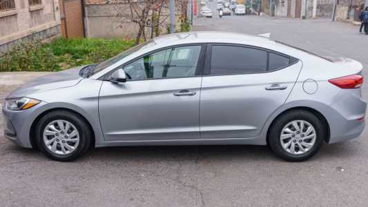 Hyundai Elantra, Бензин, 2017