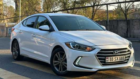 Hyundai Elantra, Бензин, 2017