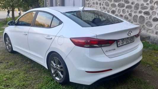 Hyundai Elantra, Бензин, 2017