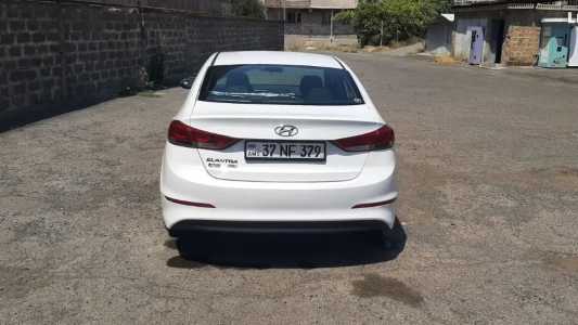 Hyundai Elantra, Бензин, 2017