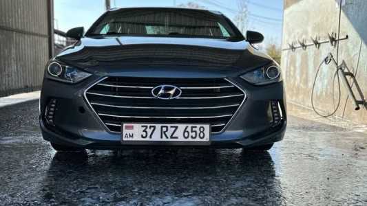 Hyundai Elantra, Бензин, 2017