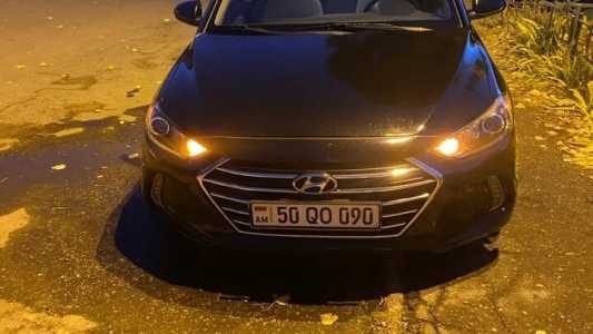 Hyundai Elantra, Бензин, 2017