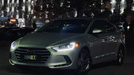 Hyundai Elantra, Бензин, 2017