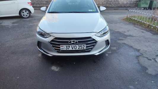 Hyundai Elantra, Бензин, 2017