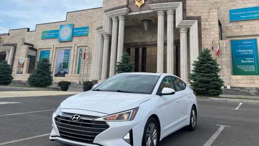 Hyundai Elantra, Бензин, 2018