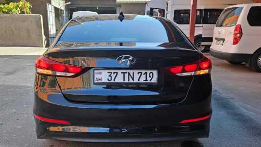 Hyundai Elantra, Бензин, 2018