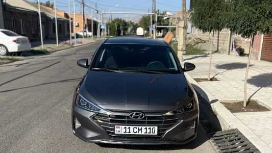 Hyundai Elantra, Бензин, 2018