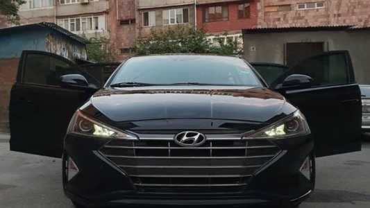 Hyundai Elantra, Бензин, 2018