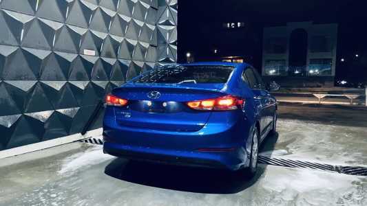 Hyundai Elantra, Бензин, 2018