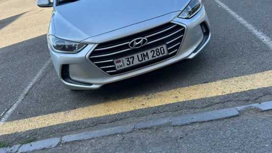 Hyundai Elantra, Бензин, 2018