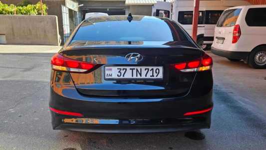 Hyundai Elantra, Бензин, 2018