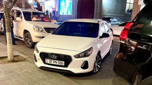 Hyundai Elantra, Бензин, 2018