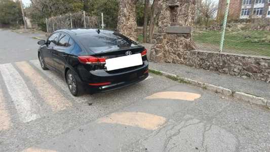 Hyundai Elantra, Бензин, 2018